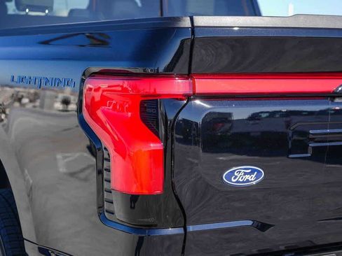 Used 2025 Ford F150 Lightning Platinum AWD/4WD image 9