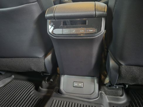 New 2026 Toyota Highlander XSE image 40