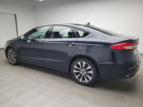 Used 2020 Ford Fusion SE image 3