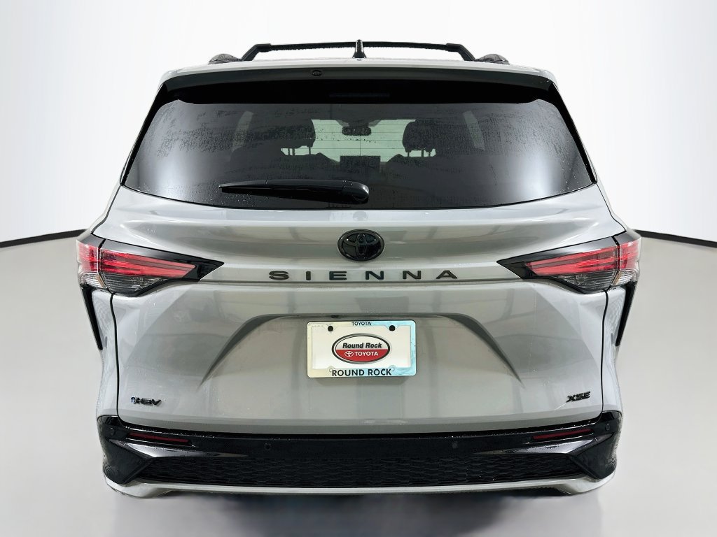 Used 2026 Toyota Sienna XSE FWD image 6