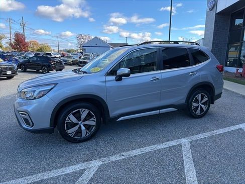 Used 2019 Subaru Forester Touring image 2