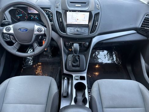 Used 2016 Ford Escape SE w/ Equipment Group 201A FWD image 3