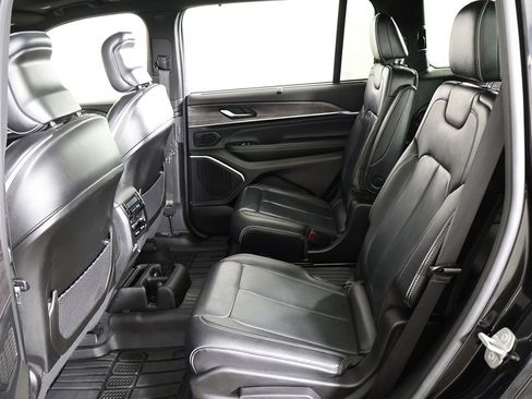 Used 2023 Jeep Grand Cherokee L Overland w/ Luxury Tech Group IV AWD/4WD image 41