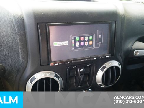 Used 2016 Jeep Wrangler Unlimited Sahara AWD/4WD image 8