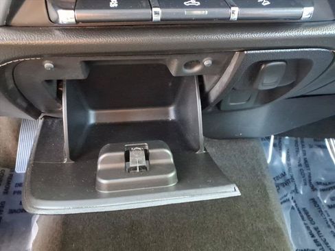 Used 2017 GMC Sierra 1500 SLE w/ SLE Value Package AWD/4WD image 13