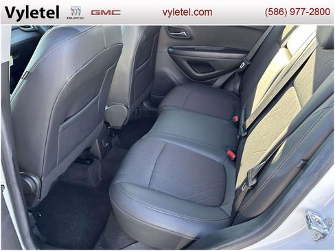 Certified 2022 Chevrolet Trax LT w/ LT Convenience Package image 11
