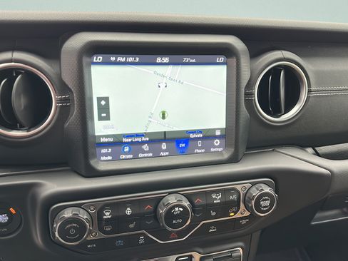 Used 2023 Jeep Wrangler Unlimited Sahara w/ Cold Weather Group AWD/4WD image 19