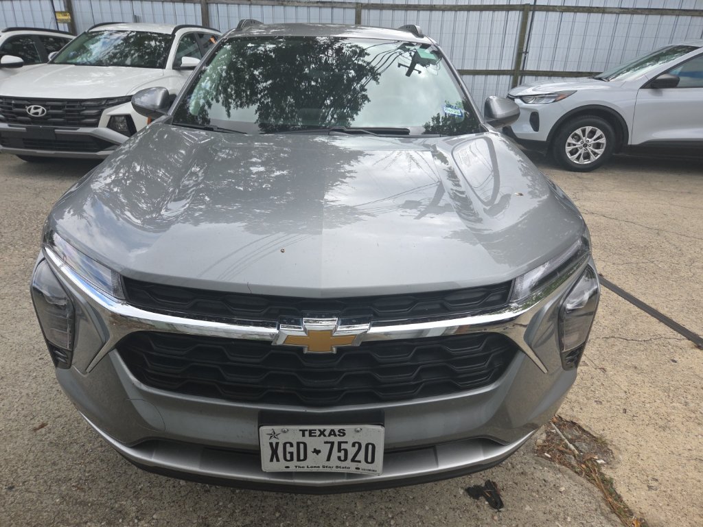 Used 2026 Chevrolet Trax LT FWD image 7