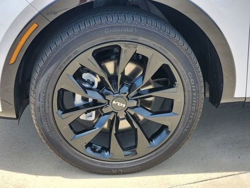 Certified 2023 Kia Sorento SX FWD image 12