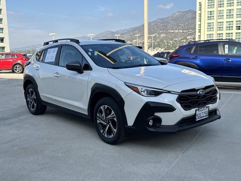 Used 2024 Subaru Crosstrek 2.0i Premium image 3