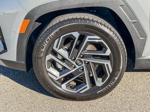 Certified 2026 Hyundai Tucson Limited AWD/4WD image 11
