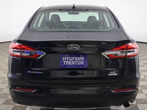 Used 2020 Ford Fusion SE image 9