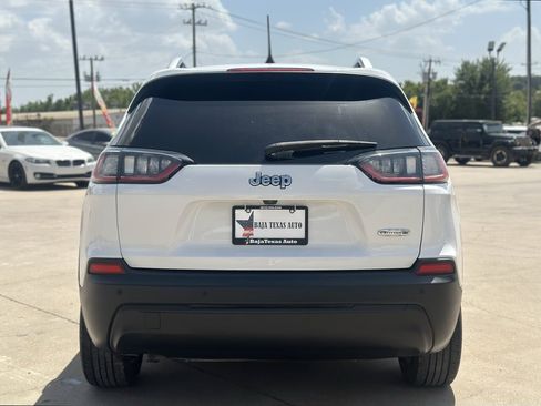 Used 2020 Jeep Cherokee Latitude FWD image 6
