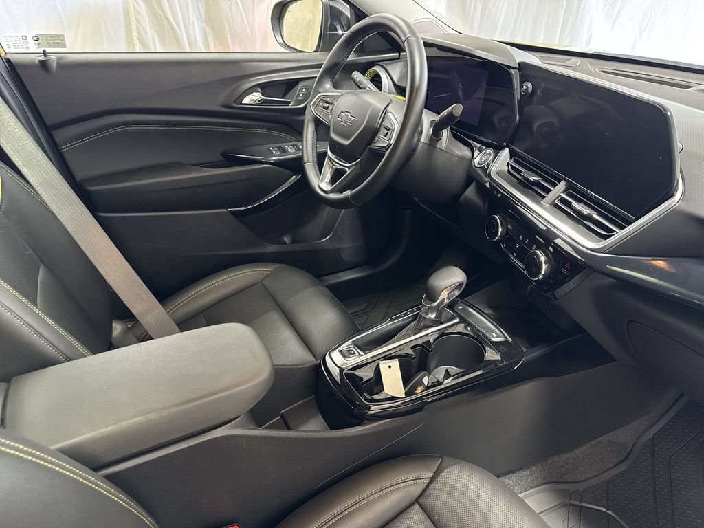 Used 2024 Chevrolet Trax ACTIV w/ Sunroof Package FWD image 27