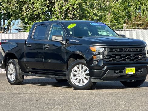 Used 2022 Chevrolet Silverado 1500 Custom image 2