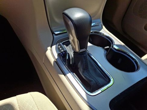 Used 2021 Jeep Grand Cherokee Laredo AWD/4WD image 14