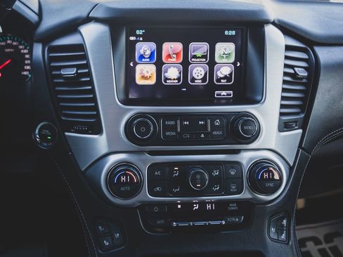 Used 2018 GMC Yukon XL SLT w/ Open Road Package image 5