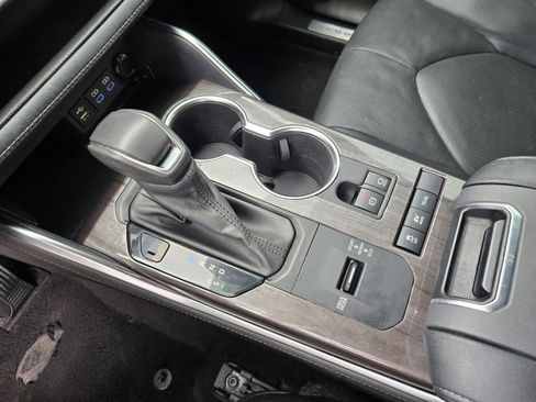 Used 2022 Toyota Highlander Limited image 18