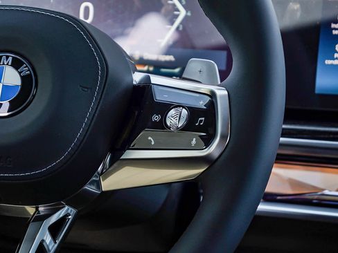 New 2026 BMW 740i image 17