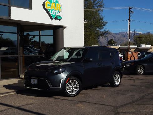 Used 2024 Kia Soul LX w/ Option Group 015 image 2