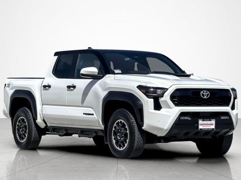 Used 2024 Toyota Tacoma TRD Off-Road w/ TRD Off Road Upgrade Package AWD/4WD image 7