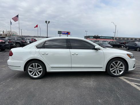 Used 2017 Volkswagen Passat 1.8T SEL Premium image 6