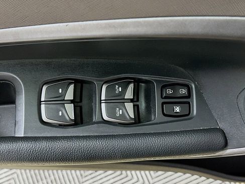 Used 2017 Hyundai Santa Fe SE image 20