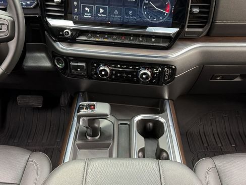 Used 2024 GMC Sierra 1500 SLT w/ SLT Premium Plus Package image 32