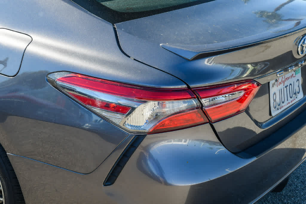 Used 2019 Toyota Camry SE w/ Protection Package (Q2) FWD image 6
