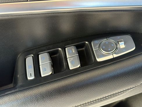 Used 2021 Genesis G70 2.0T RWD image 13