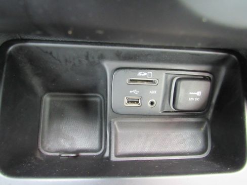 Used 2018 Jeep Cherokee Latitude FWD image 26