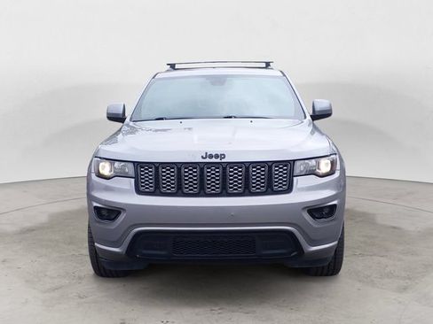 Used 2018 Jeep Grand Cherokee Altitude AWD/4WD image 2