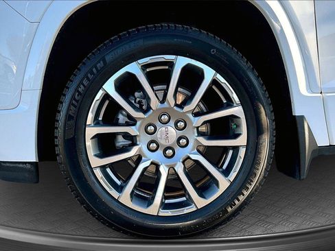 Used 2022 GMC Acadia Denali w/ Denali Ultimate Package image 9