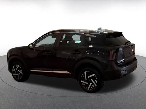 Used 2026 Nissan Kicks SV FWD image 11