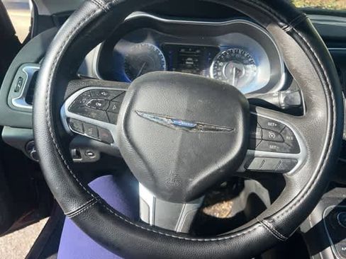 Used 2015 Chrysler 200 Limited image 26