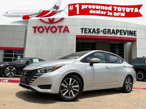 Used 2025 Nissan Versa SV FWD image 1