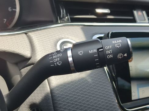 Used 2023 Land Rover Range Rover Evoque R-Dynamic S AWD/4WD image 27