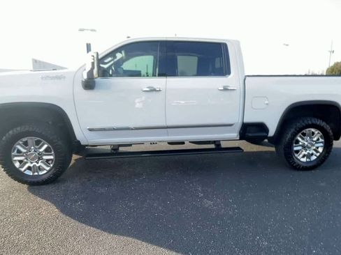 Used 2024 Chevrolet Silverado 2500 High Country w/ Technology Package image 5