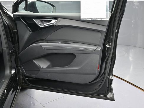 Used 2023 Audi Q4 e-tron Premium w/ Convenience Package image 36