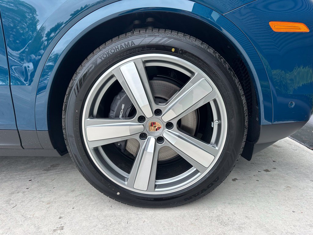 Certified 2026 Porsche Cayenne AWD/4WD image 15