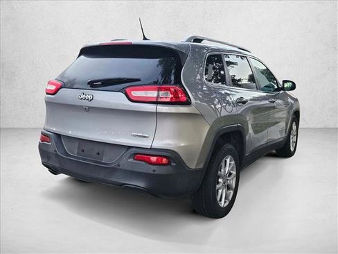 Used 2017 Jeep Cherokee Latitude w/ Safety/Convenience Group image 3