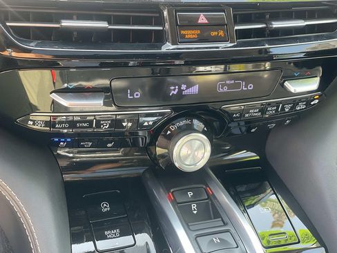 Used 2022 Acura MDX w/ Advance Package AWD/4WD image 10