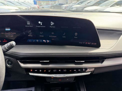 Certified 2024 Cadillac XT4 Premium Luxury AWD/4WD image 23
