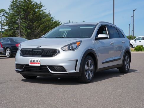 Used 2017 Kia Niro LX FWD image 7