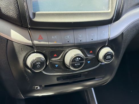 Used 2019 Dodge Journey Crossroad AWD/4WD image 21