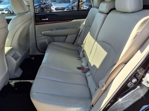 Used 2011 Subaru Outback 2.5i Limited w/ PWR Moonroof Pkg image 9