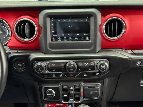 Used 2021 Jeep Gladiator Rubicon w/ Trailer Tow Package AWD/4WD image 20