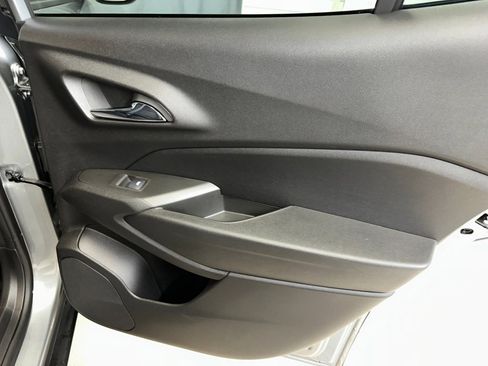 Certified 2024 Chevrolet Trax LT w/ Driver Confidence Package image 25