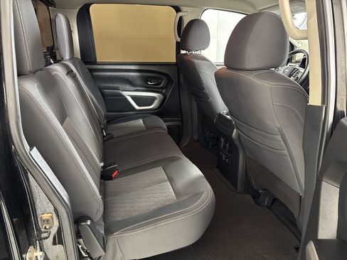 Used 2021 Nissan Titan SV w/ SV Convenience Package image 41