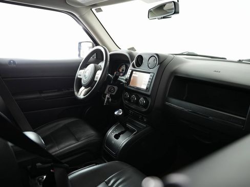 Used 2016 Jeep Patriot High Altitude image 47